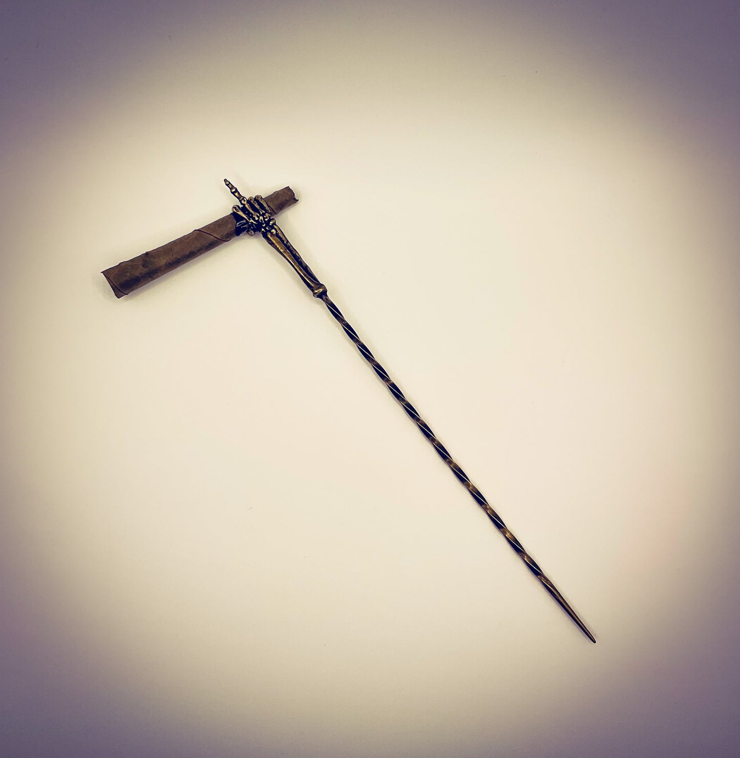 Long Claw Cigarette Holder 7”