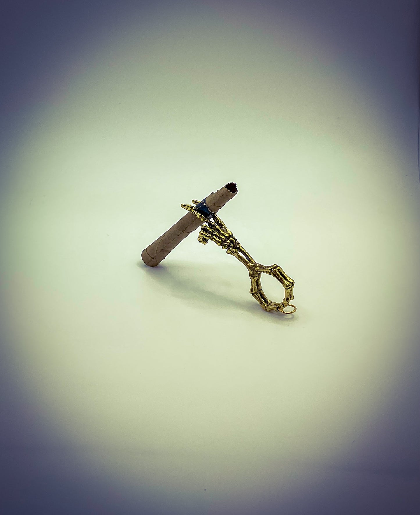 Peace Claw Holder
